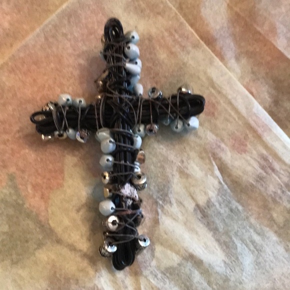 Beautiful Wall Cross - Picture 3 of 4